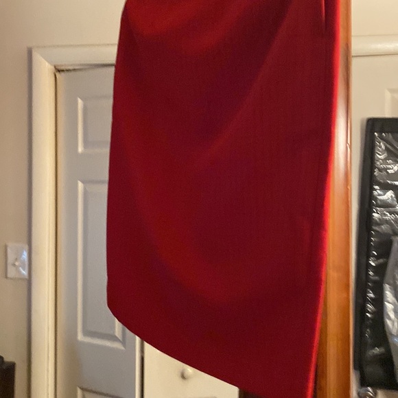 2 PCs red skirt set with red and gold buttons black pattern lines going through - Picture 5 of 8